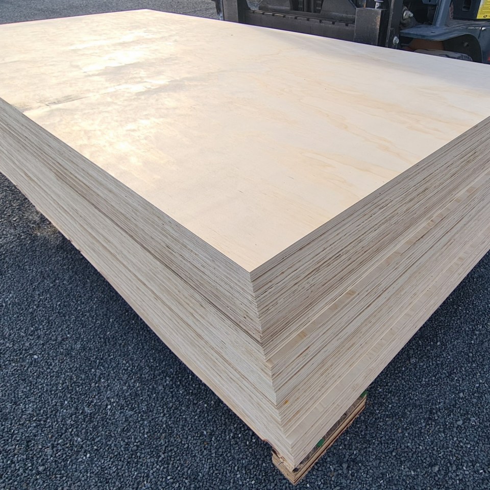 17mm Radiata Pine Face Poplar Core Plywood, Untreated 2400 x 1200