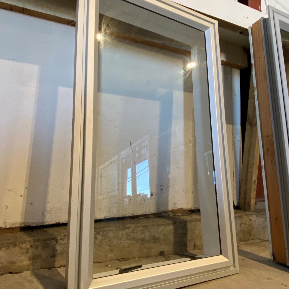 Recycled Aluminium Window 650 x 1150 #3788