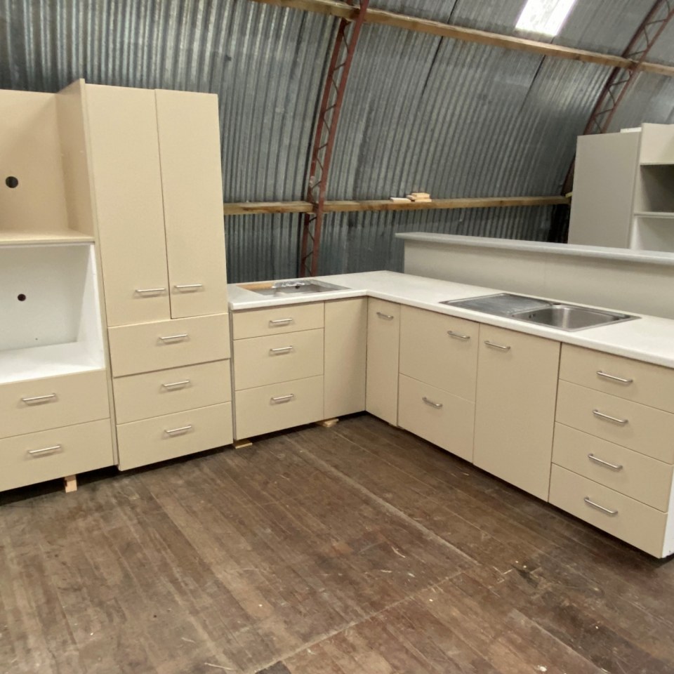 Recycled L-Shape Kitchen #3868