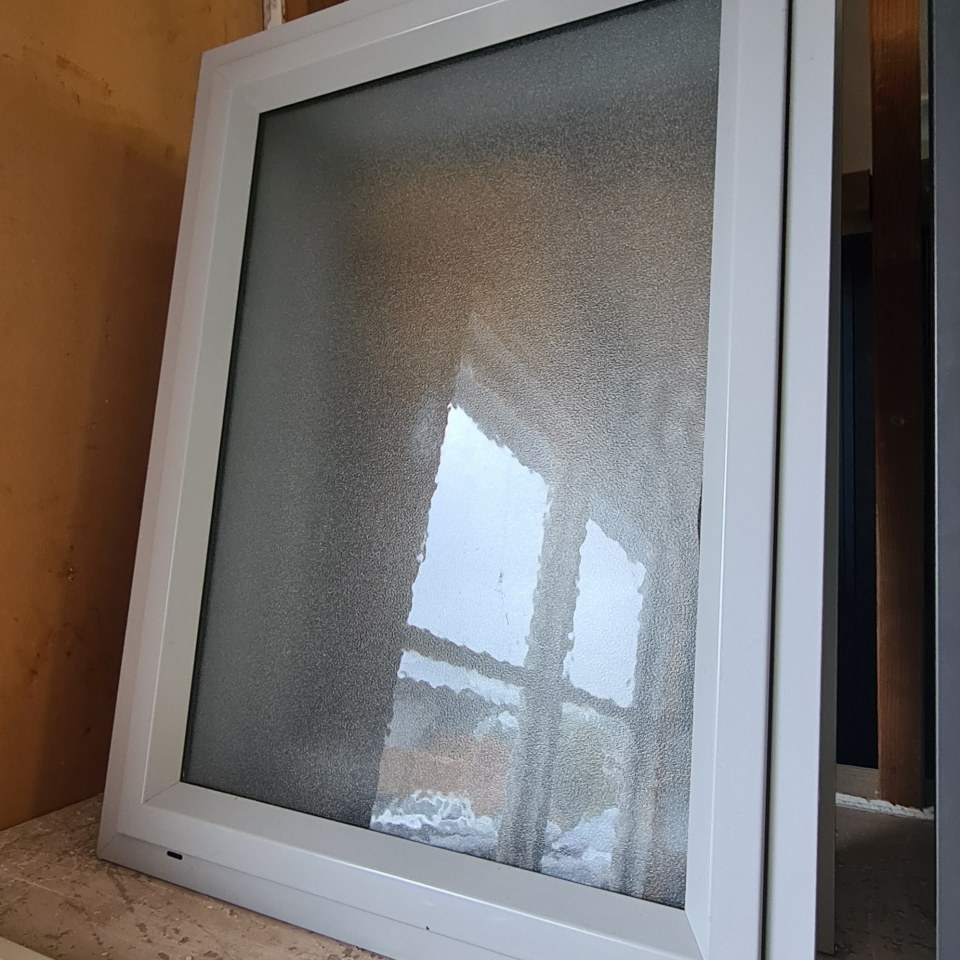 NEW Single Glazed Aluminium Opaque Window 600 x 800 Silver Pearl