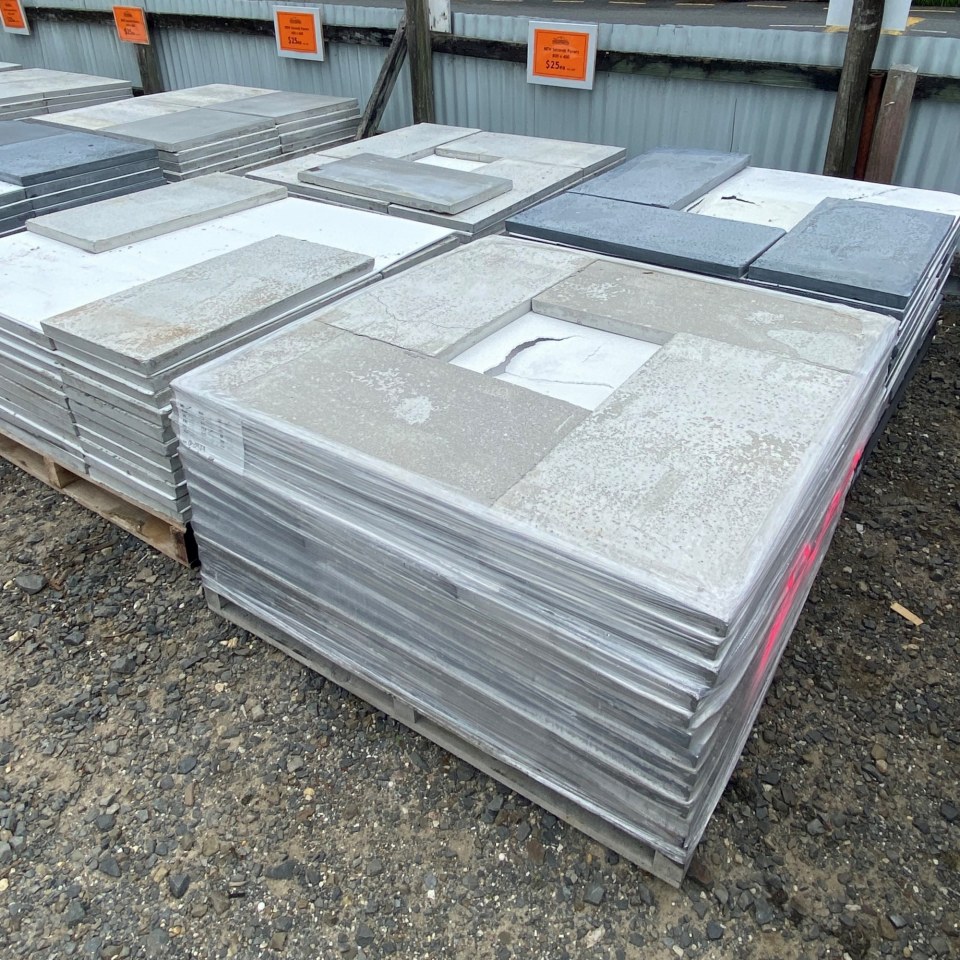 NEW Seconds Concrete Pavers 800 x 400