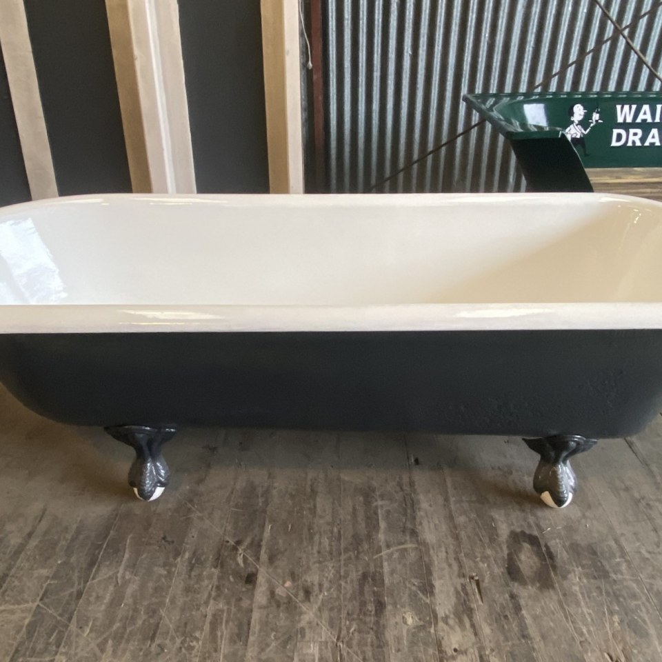 Recycled Royal Doulton Great Britian Claw Foot Bath 1785 x 575